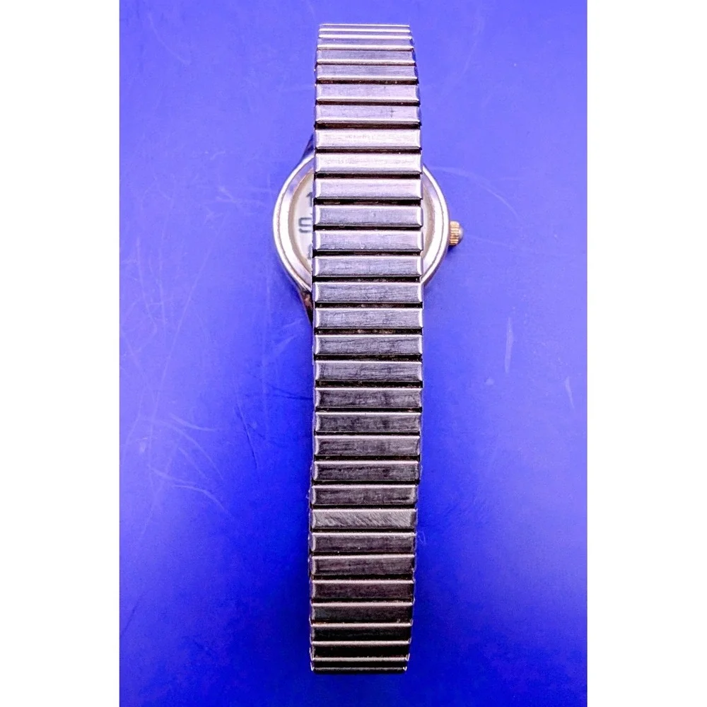 Sharp Ladies Watch Date Gold tone Stretch Band 5105 Vintage‎ New Batterry